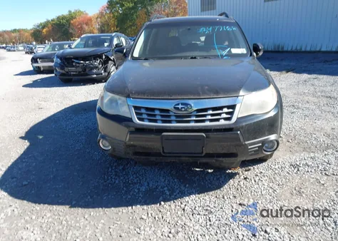 2011 Subaru Forester 2.5X Limited z USA, uszkodzony, nr VIN JF2SHAEC7BH779946